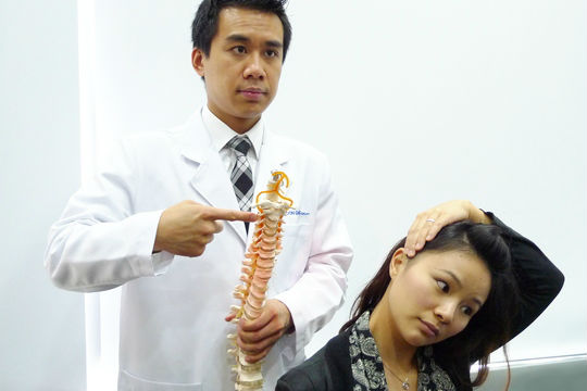 加班致颈椎错位+经期头痛加剧