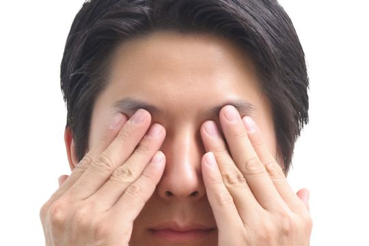 眼眉跳左吉右凶?可能是中風先兆!