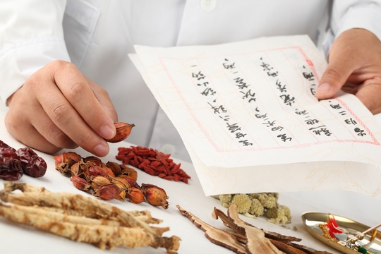 「肺」事話你知 中西合醫治肺癌好處多!