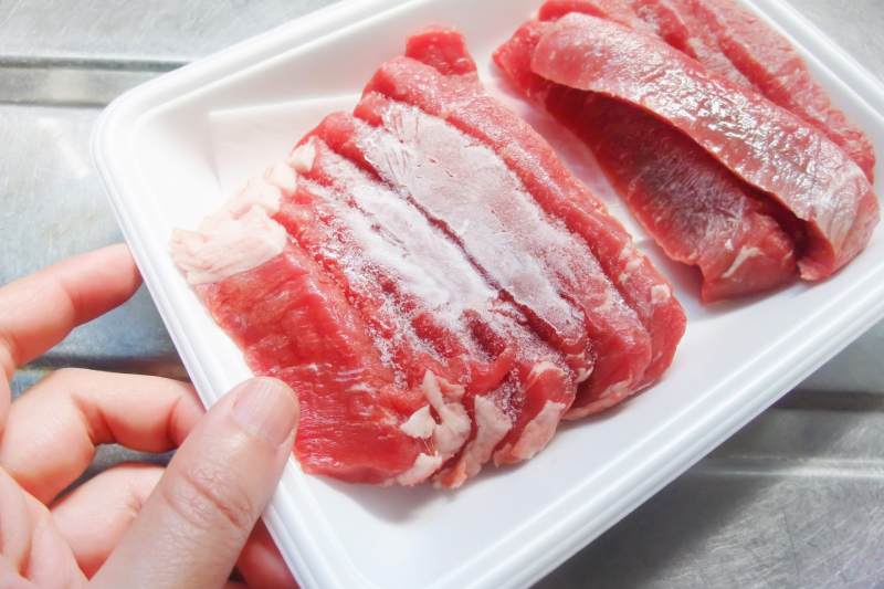 室溫解凍隨時滋生細菌!快速解凍凍肉5招必學
