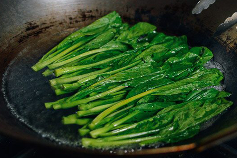 烚菜也是錯?烚菜心容易流失維他命 營養師教你正確蔬菜烹調法