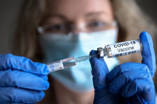 全球疫苗競賽｜接種新冠疫苗知多啲 了解強生疫苗、Novavax疫苗、莫德納疫苗有效率、副作用！