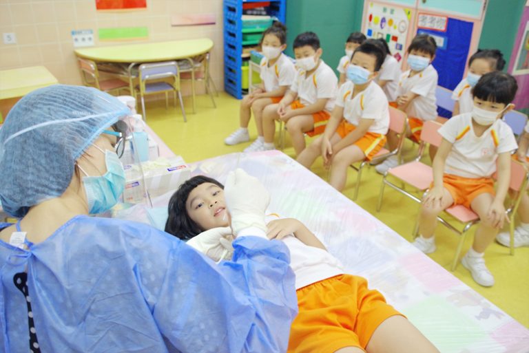 幼童牙科保健-幼稚園外展服務-口腔檢查-氟化氨銀治療