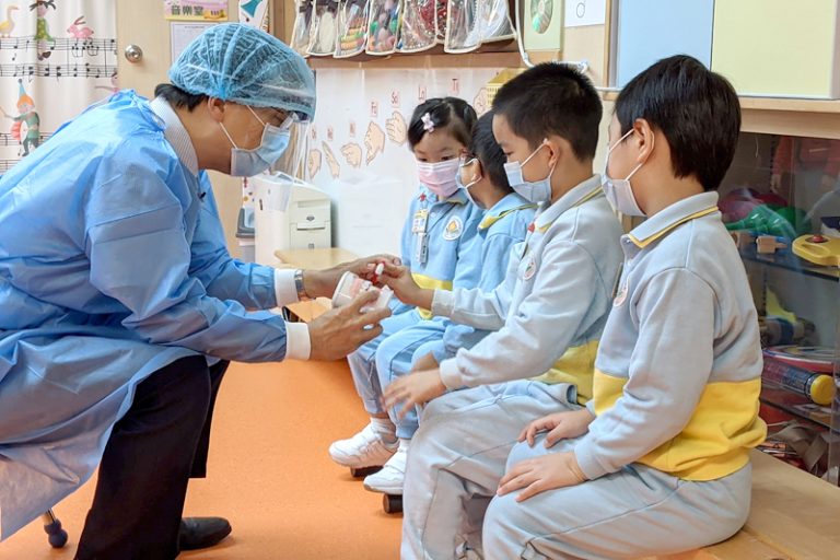 幼童牙科保健-幼稚園外展服務-口腔檢查-氟化氨銀治療