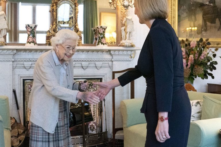 英女王逝世｜伊利沙伯二世登基70年 成在位最長英國君主｜長壽養生秘笈公開+王室御用醫生健康建議