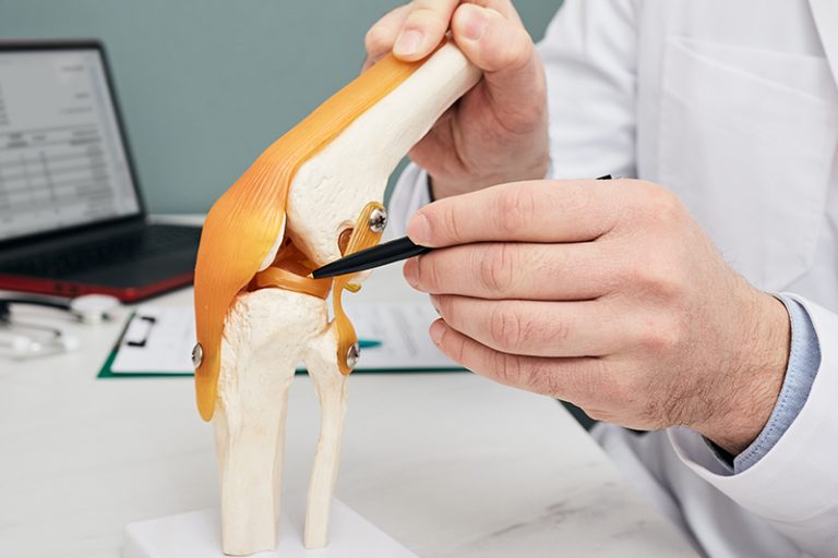 半月板受傷退化-膝蓋受-運動創-意外扭-症狀-治療-骨科專科-文浩然醫生-延醫恐退化性關節炎提早報到