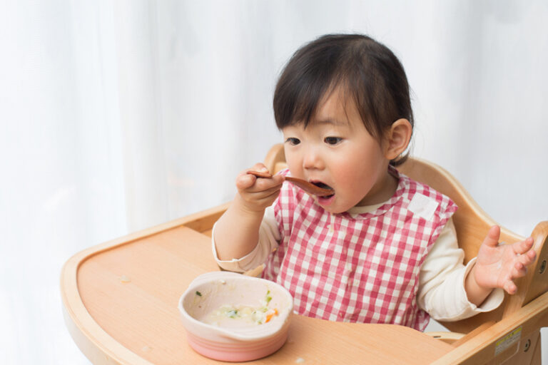 BB加固時間表｜嬰幼兒幾時開始吃大人食物？加固食物有次序？醫生建議3類食物要多吃！