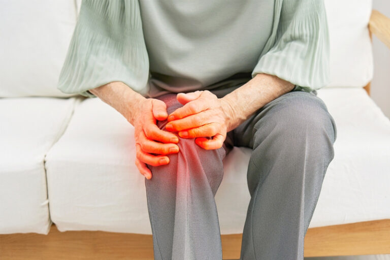 鶴膝風是甚麼？中醫拆解膝關節退化常見症狀及治療方法