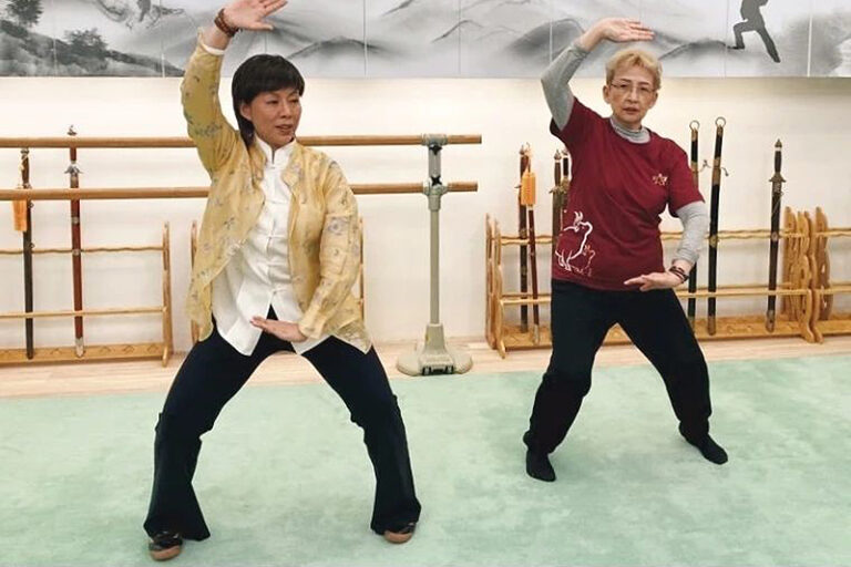 波姐-泰山-籲高危人士-識步處-新冠及早求醫-把握治療黃金期