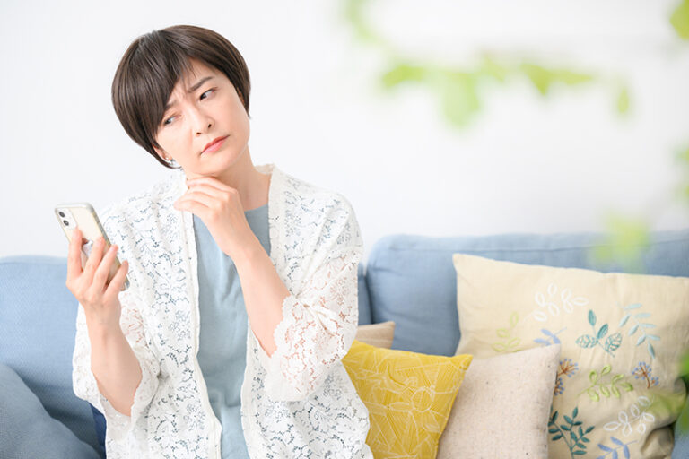 頸椎症候群-頸椎病-症狀-低頭族