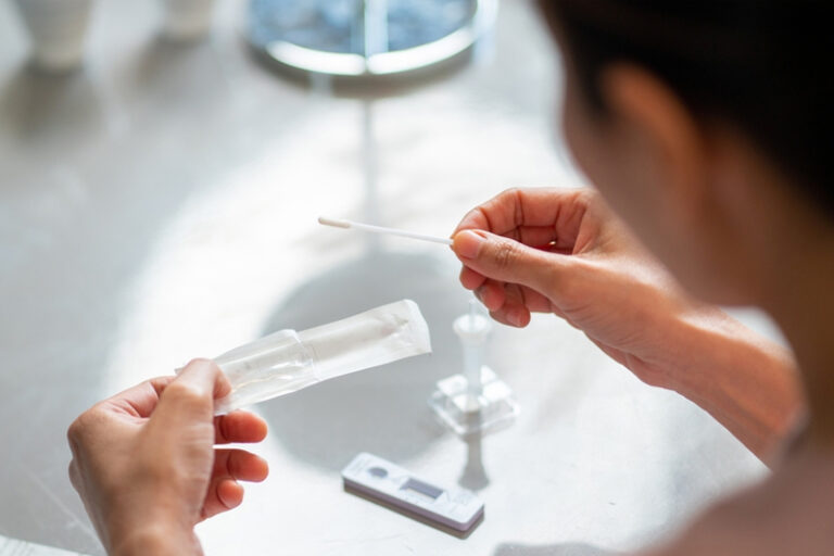 流感快測｜甲流/乙流自我檢測懶人包：流感快速測試劑可驗甲乙型流感/新冠肺炎