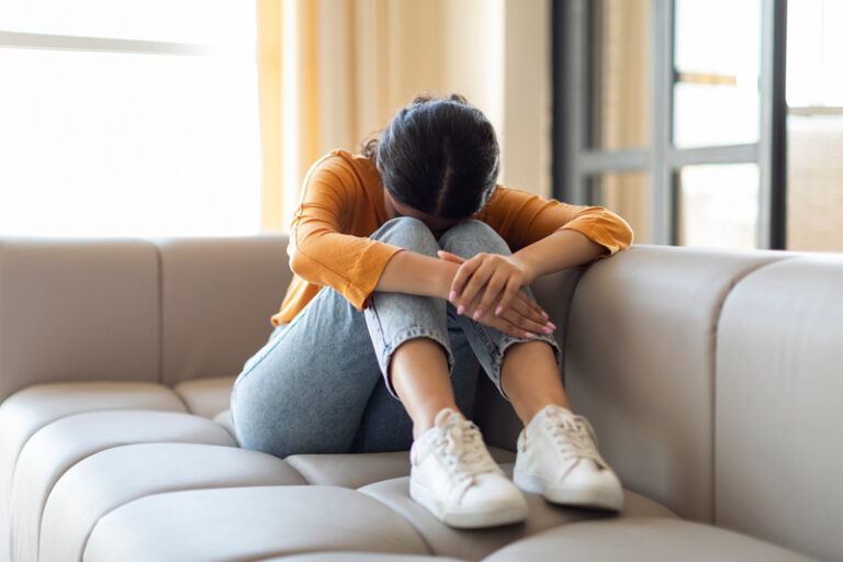 抑鬱症是什麼-憂鬱症-測試-自救-抑鬱症成因-前兆-症狀-種類-治療方法-醫生專訪