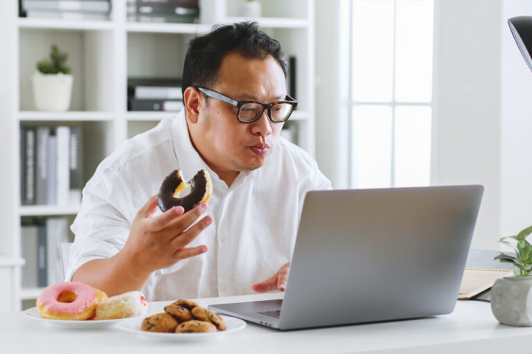 胃酸倒流|反覆吐酸水、火燒心?忽略恐致食管炎!中醫教你6大改善方法