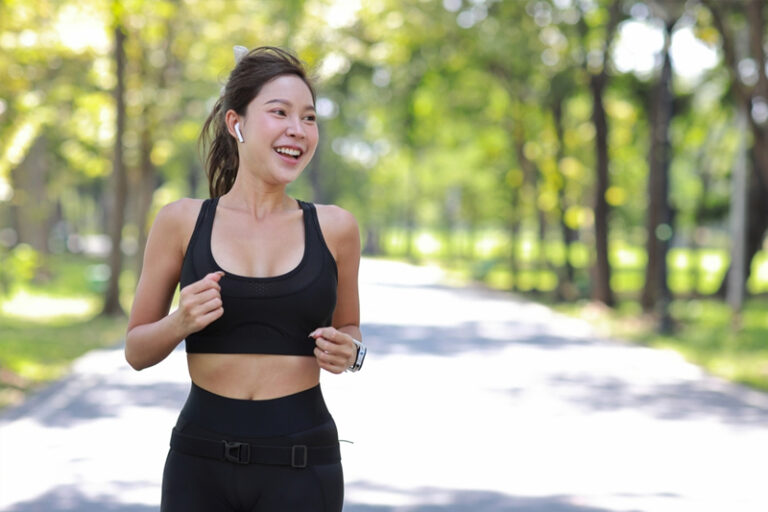 容易流汗｜腋下多汗有異味很困擾　如何根治多汗症？