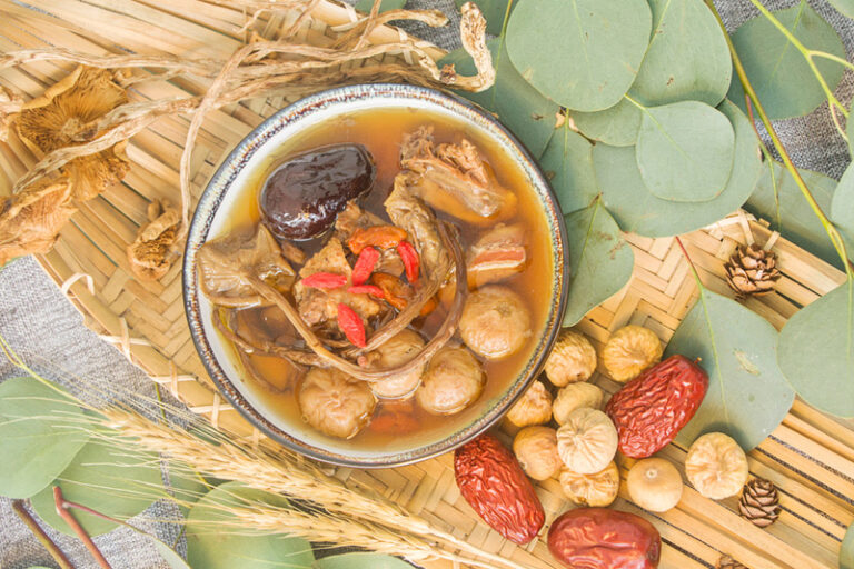 老火湯食譜｜健康湯水推介：眉豆豬展湯、蟲草花薯仔瘦肉湯等 煲湯新手上手零難度！