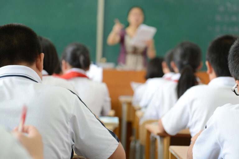 驗眼睛邊間好？｜經常眨眼、側頭視物？小心可能是近視警號！｜比較7大全面眼科檢查項目及費用（持續更新）