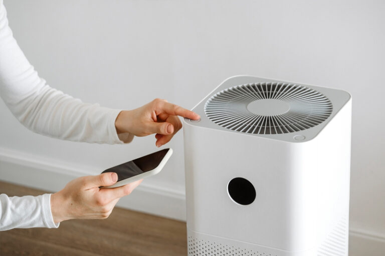 空氣清新機有用嗎？空氣清淨機一天開多久？空氣清新機邊款好？近年，不少家庭都會購置空氣清新機，希望改善室內空氣質素，甚至殺菌除病毒。消委會與機電工程署合作測試市面上10款空氣清新機，發現各樣本去除顆粒物及甲醛的速度及能源效率參差，當中有2款表現較佳！即看下文了解消委會空氣清新機推薦名單！
