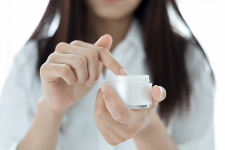 玫瑰痤瘡|年輕女臉部敏感發炎出風癩 求醫始揭患玫瑰痤瘡!醫生拆解成因、症狀及改善方法