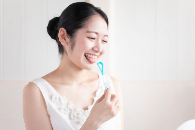 巴黎奧運|張家朗成功衛冕 「招牌伸脷」勁搶鏡!網民熱議:條脷好厚苔|中醫教你睇舌頭脷苔辨健康狀態