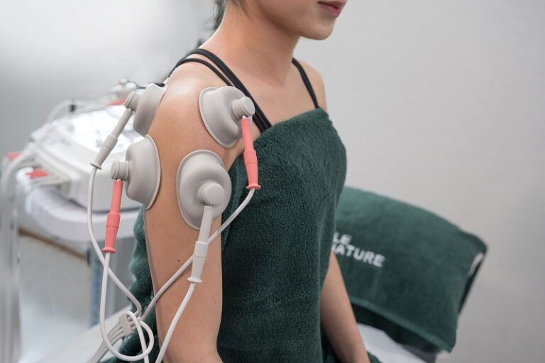 中醫骨傷科-針灸功效-拔罐-正骨治療