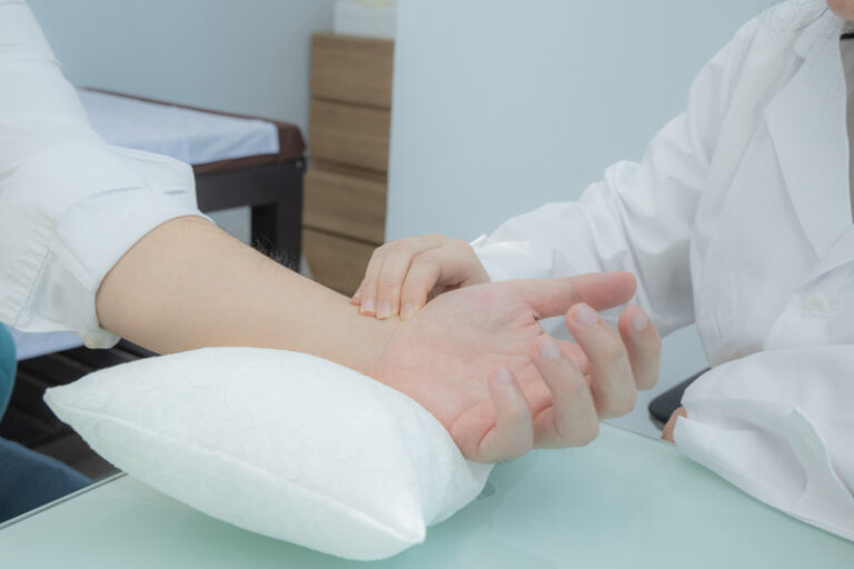 體濕原因｜秋冬天氣乾燥仍是濕？如何改善？中醫教你排濕氣方法