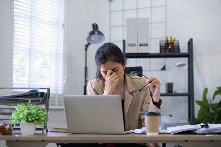 抑鬱症成因-抑鬱症症狀-抑鬱症治療