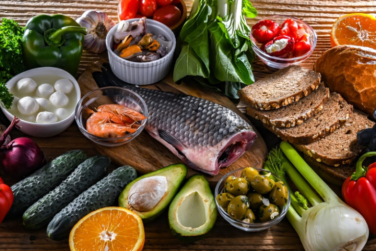 降膽固醇食物 | 膽固醇超標是都市慢性殺手!高膽固醇會遺傳?醫生拆解成因、治療及有效降低血脂的改善方法