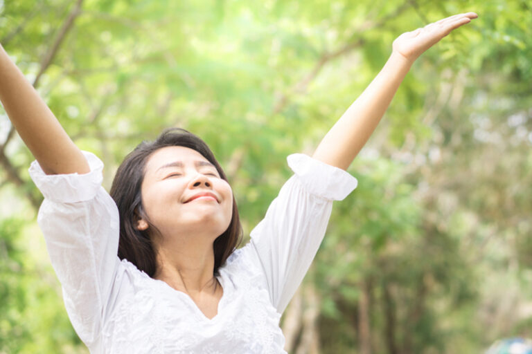 經常反復思索可致焦慮、難以入睡?專家教你3招讓自己不再過度思考