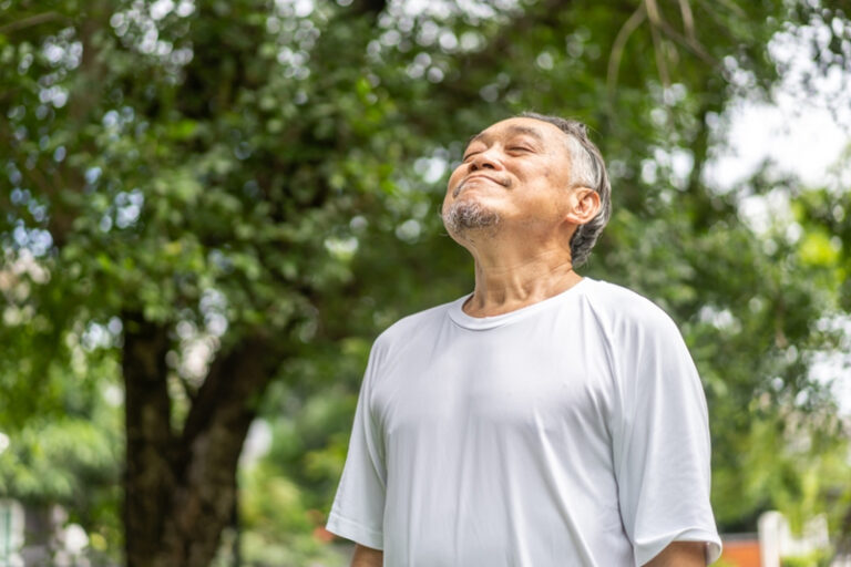 中大研究揭靜觀助長者由「孤獨」變「不孤獨」