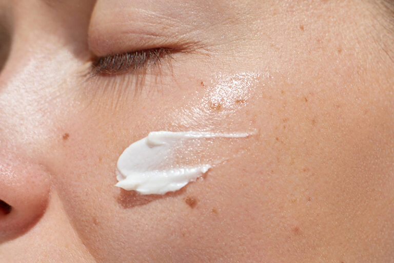 黑色素瘤皮膚癌-手掌腳底黑痣-指甲黑線-黑色素瘤成因-症狀-治療-預防-皮膚科胡惠福醫生