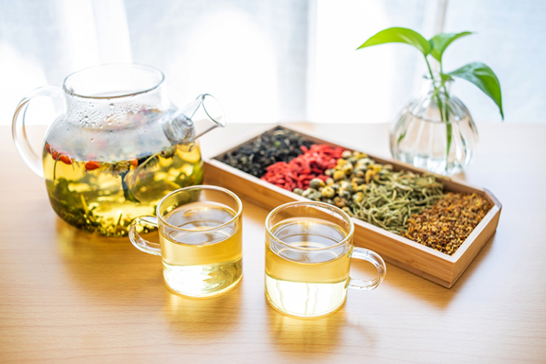 老人養生有法-更年期婦高血壓致長期偏頭痛-血壓節機能紊亂-原因-治療-生活調適建議-余尚豐醫師