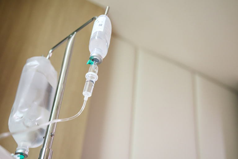 院舍支援 | 九旬認知障礙長者不願進食 晚期照顧隊一方案免入院