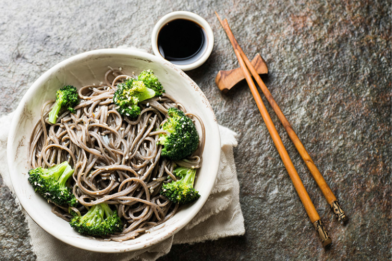 想了解糖友* 飲食正確原則？註冊營養師陳曼婷（Ariel）將分享真實糖友* 面對戒口飲食的難處，並拆解糖友* 飲食迷思及穩醣飲食重點，其中更有一個不可不知的控醣營養補充方法，幫助輕鬆穩醣兼保持全面營養。關注控醣人士又豈能錯過！