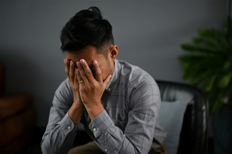 產後抑鬱也會在嬰兒爸爸和祖父母身上發生？醫生分享真實個案