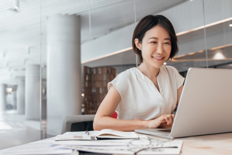 激光矯視邊間好？｜SMILE Pro/ LASIK/ Presbyond® LBV優點、功效比較｜推介1間旗艦眼科中心 結合國際最新技術+逾30年眼科經驗