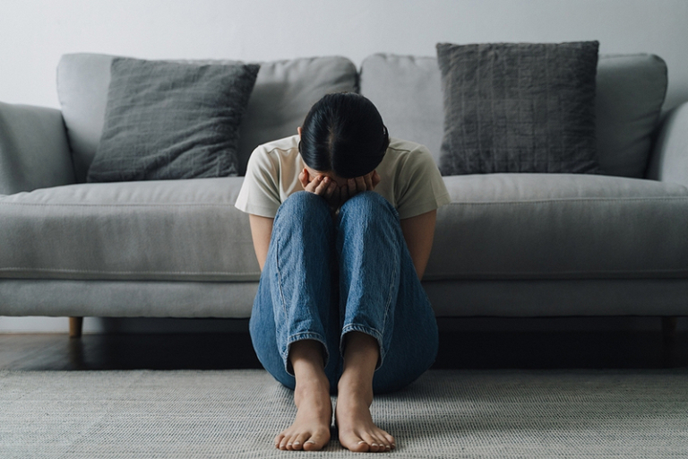 中大調查揭港人抑鬱及焦慮指數創歷年新高 Z世代精神健康狀況需特別關注 電子產品使用時間越長風險越高