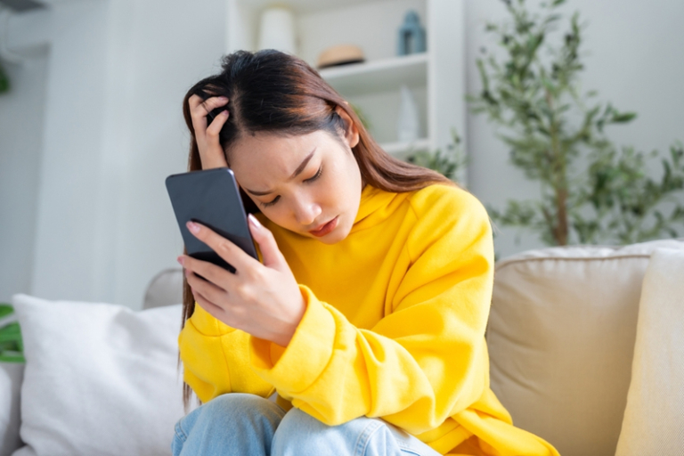 中大調查揭港人抑鬱及焦慮指數創歷年新高 Z世代精神健康狀況需特別關注 電子產品使用時間越長風險越高