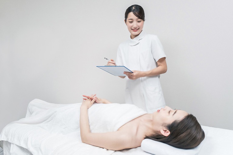 ALYSSA如體驗SLIMTONE減肥療程期間，會先專注講解療程原理與技術重點，過程中絕對以客人感受為先