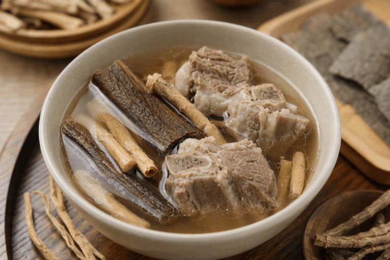 杜仲牛膝豬骨湯