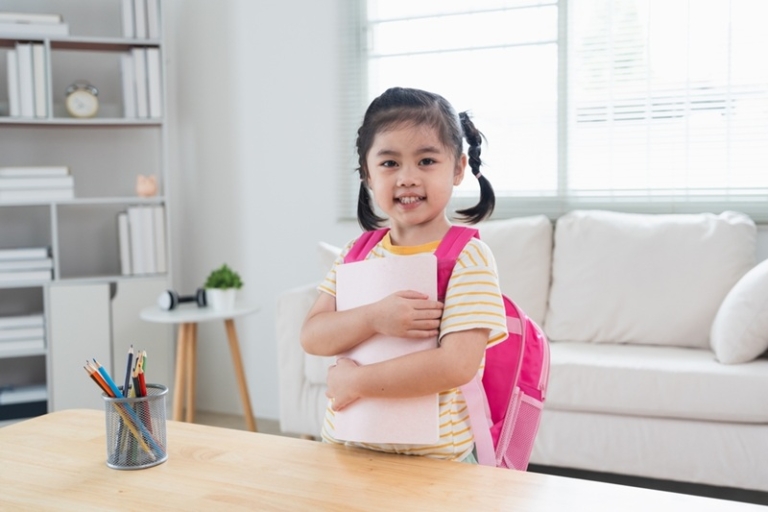 假期結束孩子拒絕上學？從作息調整到情緒支援 醫生教6招協助學童平穩過渡